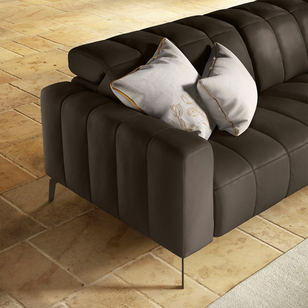 Модел Natuzzi C142 Portento